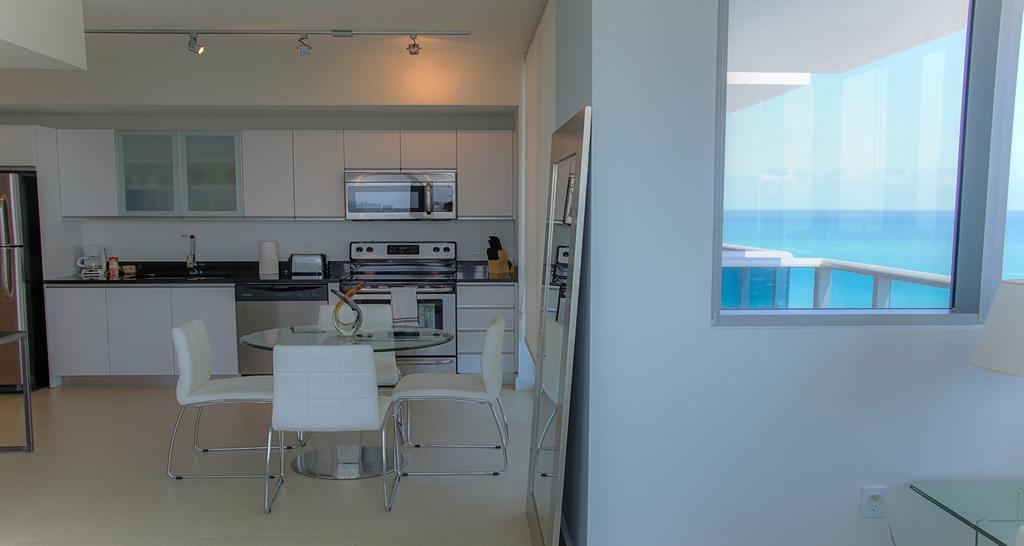 Monte Carlo Miami Suite Miami Beach Room photo